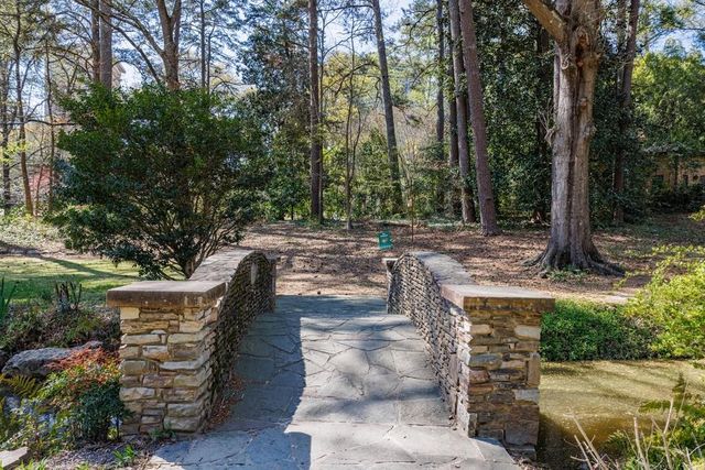 241 Lakeview NE Avenue, Atlanta, GA 30305