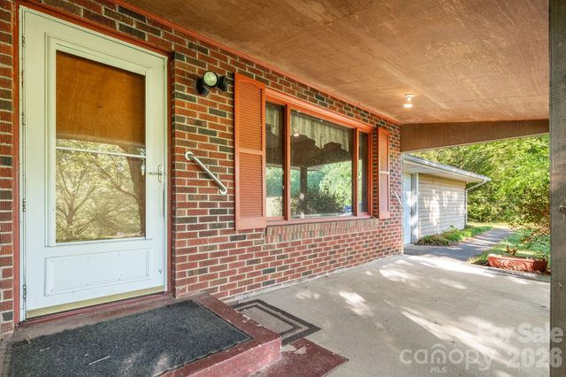 435 Upper Glady Fork Road, Candler, NC 28715