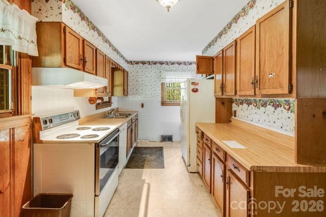 435 Upper Glady Fork Road, Candler, NC 28715