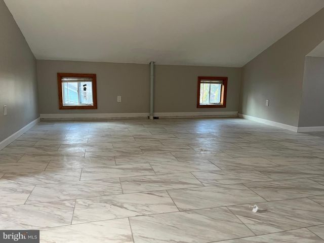 112 1ST AVE, Tuckerton, NJ 08087