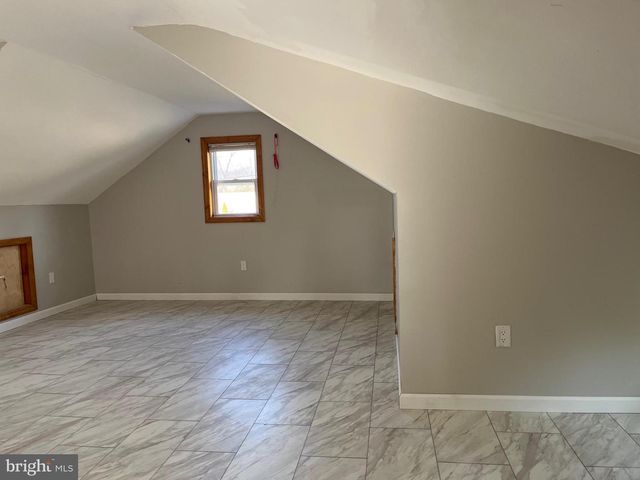 112 1ST AVE, Tuckerton, NJ 08087