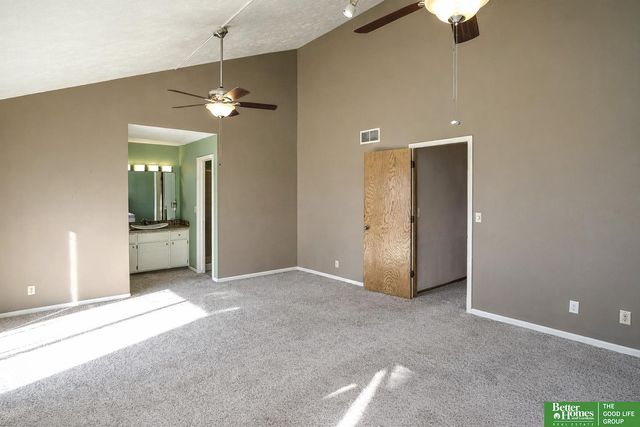 2334 N 113 Street, Omaha, NE 68164