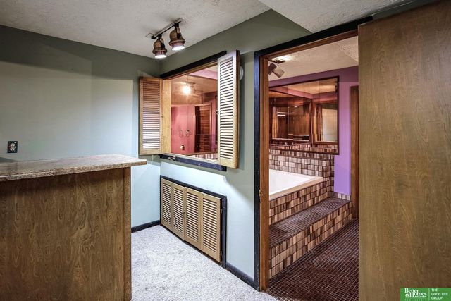 2334 N 113 Street, Omaha, NE 68164