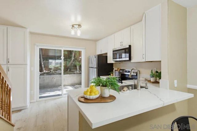 8272 Echo Dell Road, San Diego, CA 92119
