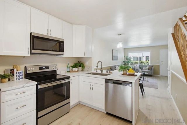 8272 Echo Dell Road, San Diego, CA 92119