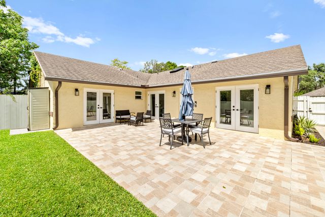 1672 Hawthorne Place, Wellington, FL 33414