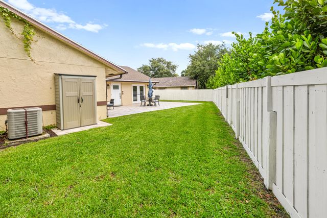 1672 Hawthorne Place, Wellington, FL 33414