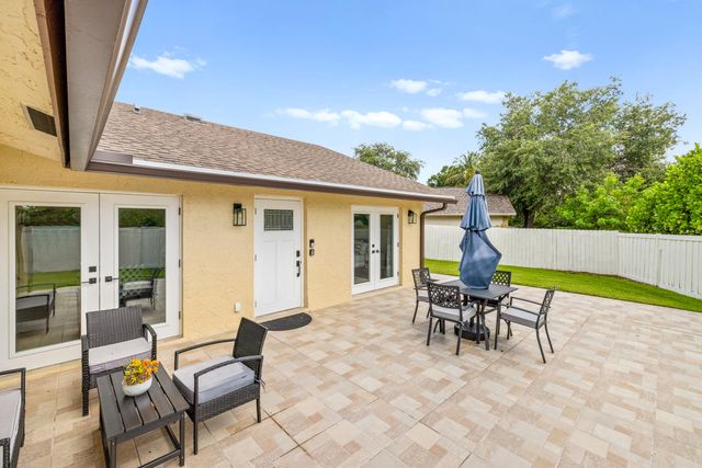 1672 Hawthorne Place, Wellington, FL 33414