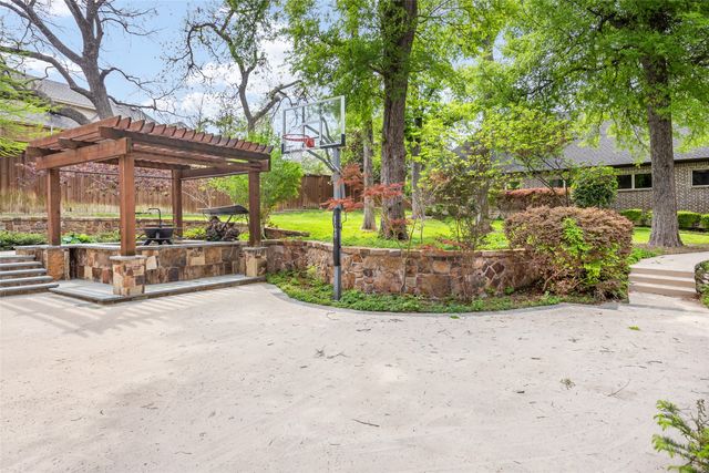 14907 Lake Forest Drive, Addison, TX 75254