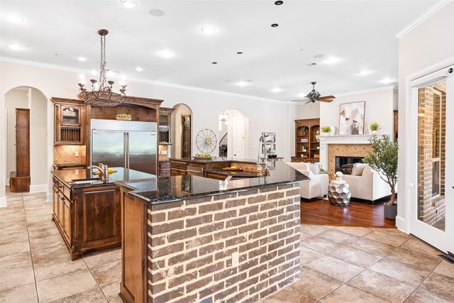 14907 Lake Forest Drive, Addison, TX 75254