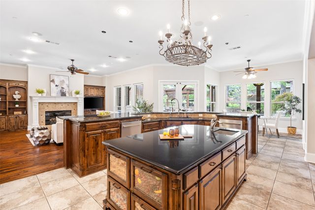 14907 Lake Forest Drive, Addison, TX 75254