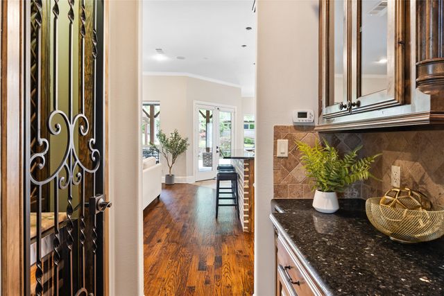 14907 Lake Forest Drive, Addison, TX 75254