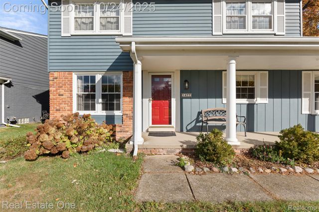 1477 Oakcrest Drive, Troy, MI 48083