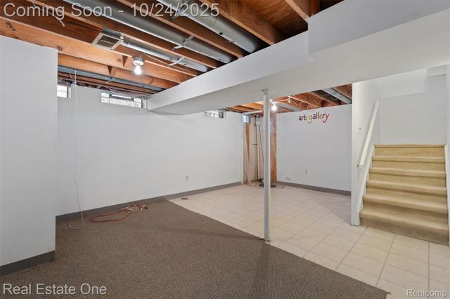 1477 Oakcrest Drive, Troy, MI 48083