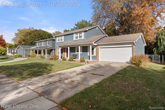 1477 Oakcrest Drive, Troy, MI 48083