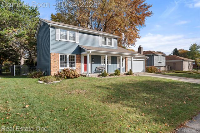 1477 Oakcrest Drive, Troy, MI 48083