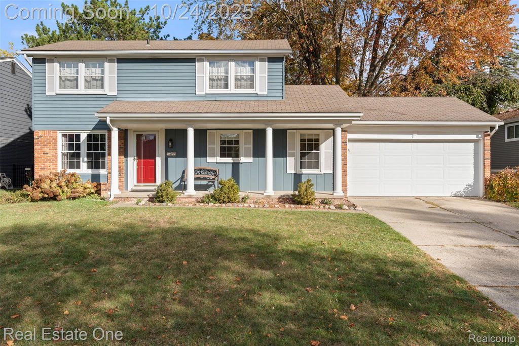 1477 Oakcrest Drive, Troy, MI 48083