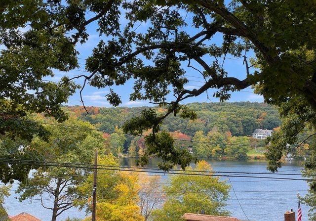 103 Wickaboag Valley Rd, West Brookfield, MA 01585