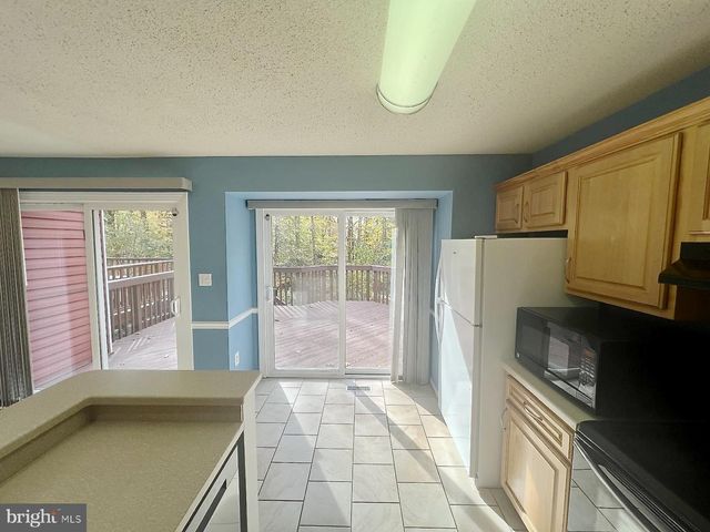 11570 HILL MEADE LN, Woodbridge, VA 22192