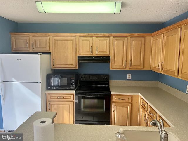 11570 HILL MEADE LN, Woodbridge, VA 22192