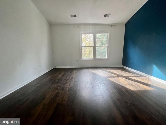 11570 HILL MEADE LN, Woodbridge, VA 22192