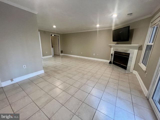 11570 HILL MEADE LN, Woodbridge, VA 22192