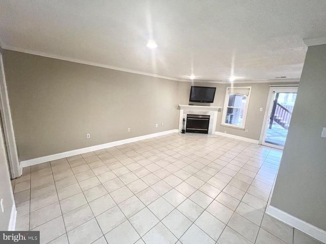 11570 HILL MEADE LN, Woodbridge, VA 22192