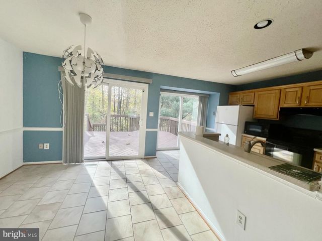 11570 HILL MEADE LN, Woodbridge, VA 22192