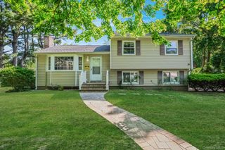 41 Brand Drive, Huntington, NY 11743