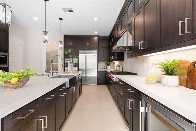60 Harlow, Irvine, CA 92618