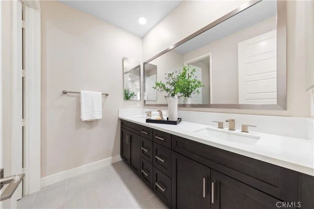 60 Harlow, Irvine, CA 92618