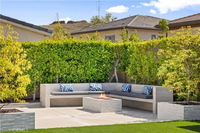 60 Harlow, Irvine, CA 92618