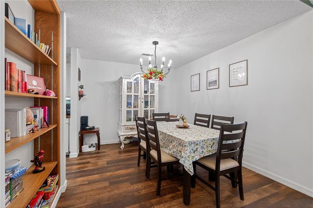 909 W Linden Street, Rogers, AR 72756