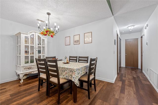 909 W Linden Street, Rogers, AR 72756