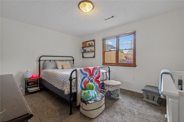 909 W Linden Street, Rogers, AR 72756