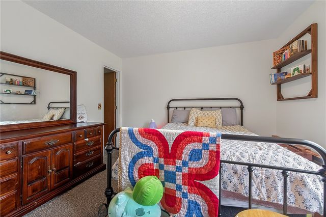 909 W Linden Street, Rogers, AR 72756