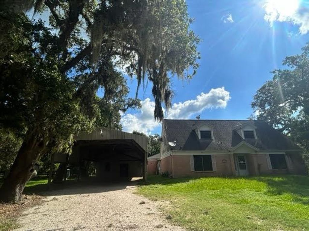 543 Bluebonnet Drive, Freeport, TX 77541