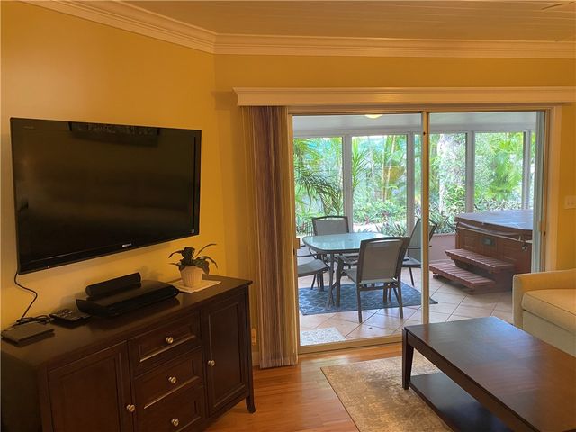 535 Flamevine Lane, Vero Beach, FL 32963