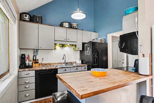 813 Tierra Street, Grand Rapids, MI 49508