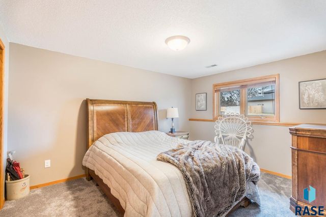 6520 W Westminster Dr Drive, Sioux Falls, SD 57106