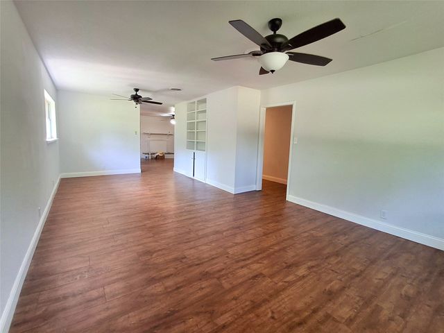 3717 W Spurgeon Street, Fort Worth, TX 76133