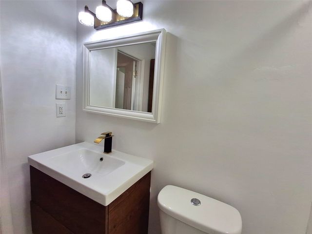 3717 W Spurgeon Street, Fort Worth, TX 76133