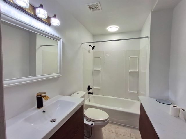 3717 W Spurgeon Street, Fort Worth, TX 76133