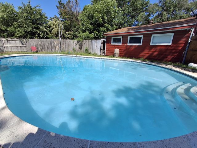 3717 W Spurgeon Street, Fort Worth, TX 76133