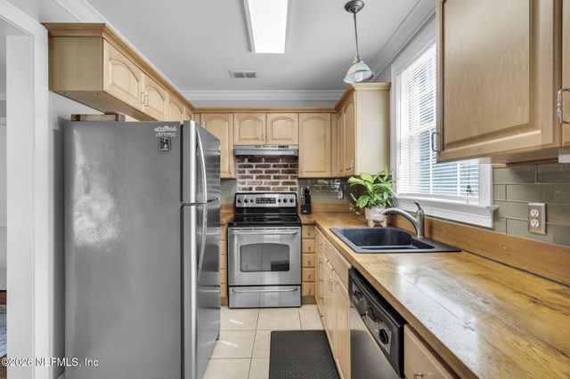 4652 COLLEGE Street, Jacksonville, FL 32205