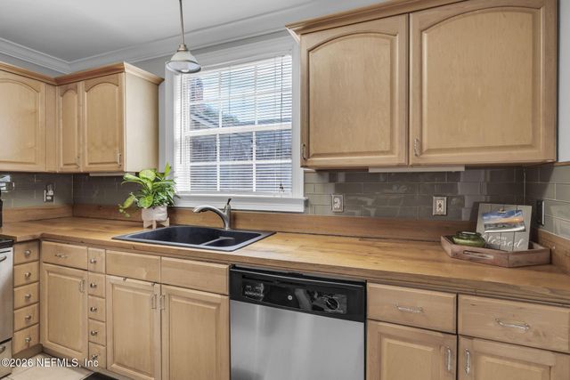 4652 COLLEGE Street, Jacksonville, FL 32205