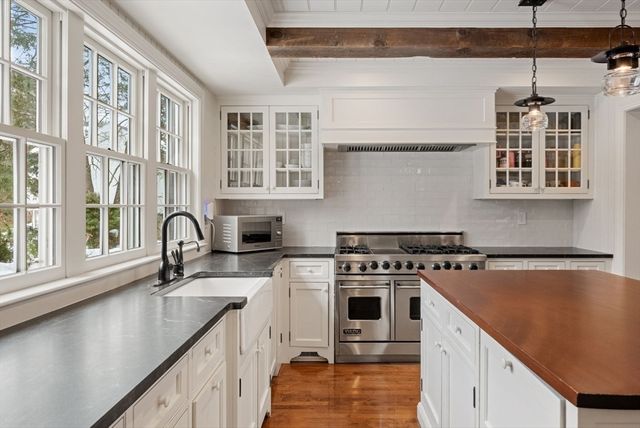 25 Longmeadow Road, Wellesley, MA 02482