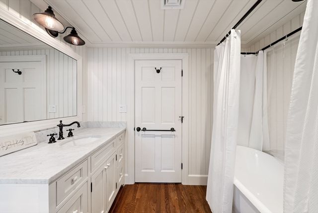 25 Longmeadow Road, Wellesley, MA 02482