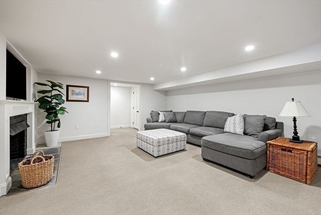 25 Longmeadow Road, Wellesley, MA 02482