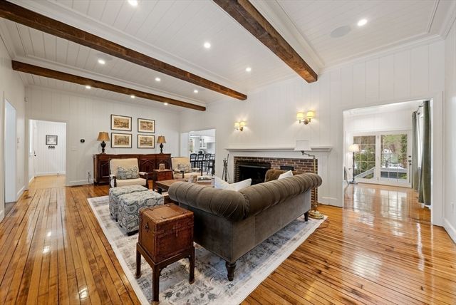 25 Longmeadow Road, Wellesley, MA 02482